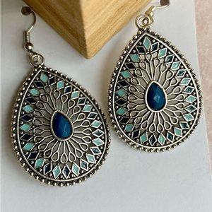 NEW Boutique Silver & Blue Stone Boho Western Style Earrings